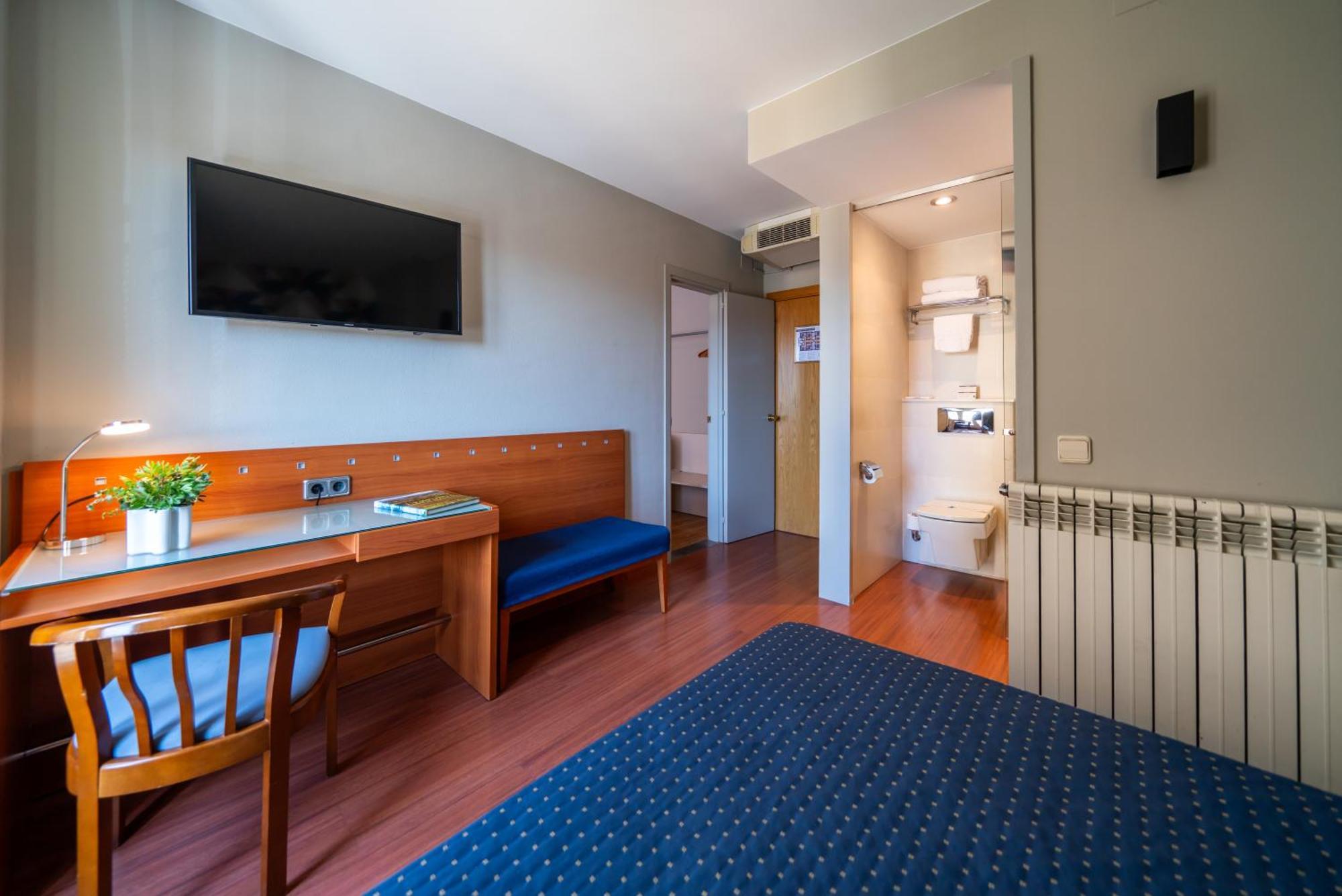 Hotel J. Balmes Vic Exterior foto